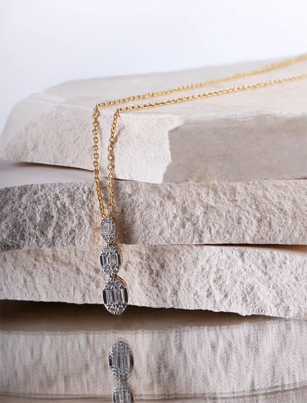 Necklaces & Pendants